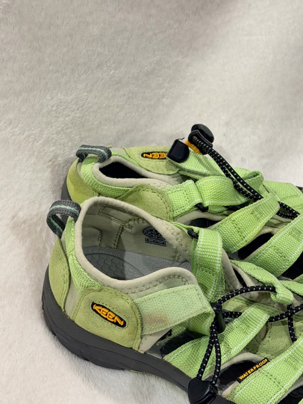 Keen hiking sandals closed toe waterproof bungee lace fun lime 🍋‍🟩 green size 6 - Picture 7 of 10